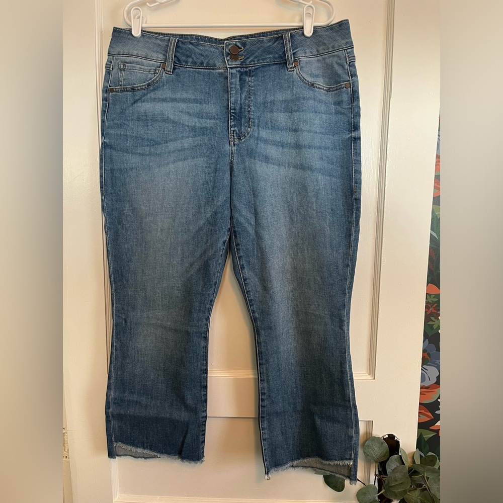 Cabi Hi-Low Crop Jean - Size 16